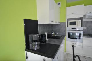 Apartment 10 minutes from the beach - balcony - 5