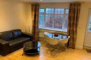 House - Sleeps 2 - Patio - Parking - 6