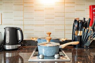 FIRST CLASS High End Studio near Miracle Garden - 9