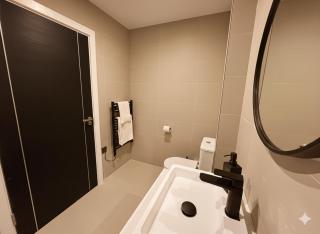 Luxury Birmingham Apartment - Parking - 1