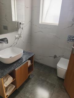 Creekwood Farmhouse Resort - 2