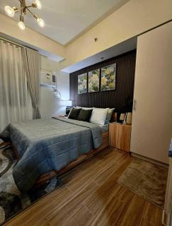 Cozy Condo in Holland Park Southwoods With Pool - 0