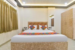 FabHotel Govindam Royal Stay - 8