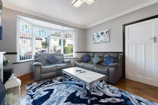 New! 3BR in Baxter Ave - 4