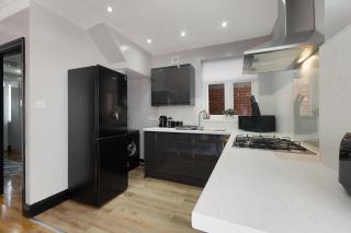 New! 3BR in Baxter Ave - 9