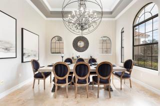 Luxury 5 Bdrm Villa with Elegant Living Space at Reunion - 1