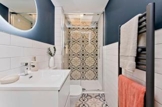 Stylish 2 Bed City Centre Apartment with Parking - 1