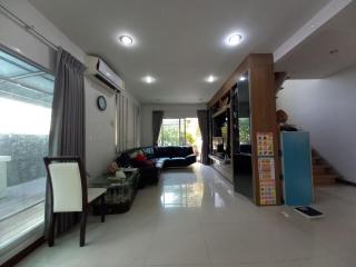 Spacious Entire House with shared Fitness Room and Shared Indoor Pool in club - 2