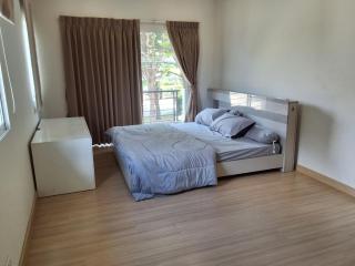 Spacious Entire House with shared Fitness Room and Shared Indoor Pool in club - 4