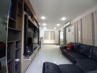 Spacious Entire House with shared Fitness Room and Shared Indoor Pool in club - Pathum Thani - 1