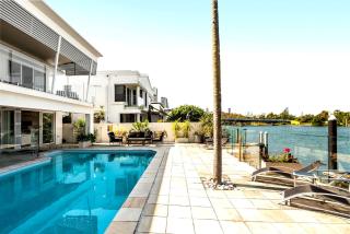 Surfers Paradise Escape Heated Pool STAY 5 PAY 4 - 9