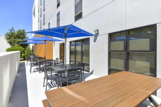 Hampton Inn & Suites Burlington - 8