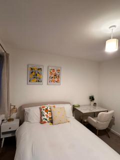 Cosy home by Watford Junction - 6