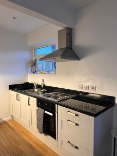 Cosy home by Watford Junction - 3