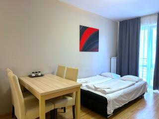 Prime Stay - Modern 1 Bedroom Apartment with Free Parking & 2 Balcony - 4