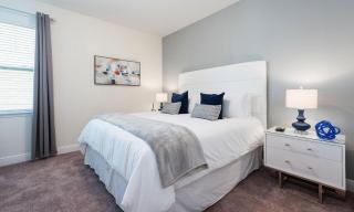 Stylish Sleek 9 Bdrm Home with Full Kitchen at Encore - 6