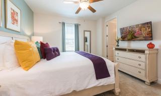 Airy 8 Bdrm Retreat with Water Park Views in Encore - 5