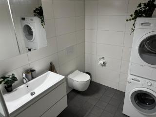Cozy Aurora View Apartments - Entire 3-Bedroom Fully Furnished Near City Centre - 4