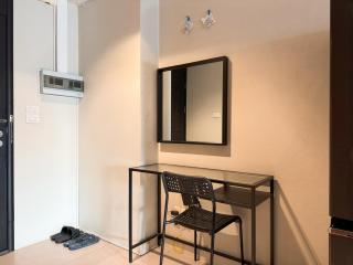 Central 1BR 50sqm BTS Walk Food & Night Market - 4