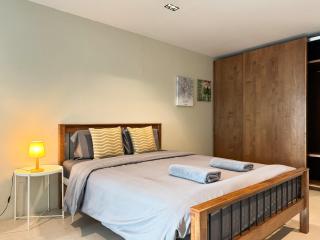 Central 1BR 50sqm BTS Walk Food & Night Market - 5