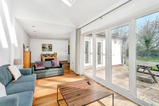 Lovely 2 Bedroom Holiday Chalet near Sidmouth - 1