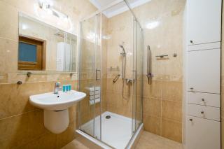 Piątkowska Comfort Apartment by BookingHost - 5