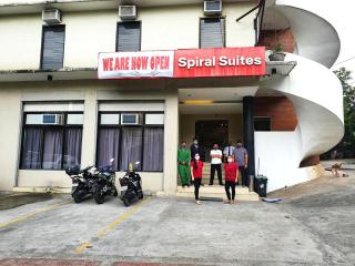 Spiral Suites Hotel - 9