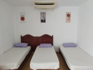 MARIA HOSTEL FOREIGNERS ONLY-CRISS RESORT-NAAMA BAY-CITY CeNTER - 9