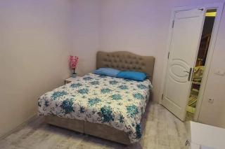 Central 1 Bed w Balcony Sea Views & Roof Terrace - 6