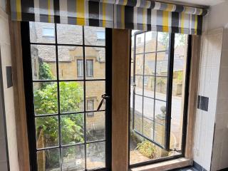 Beautiful 3-Bedroom Duplex in the Heart of Chipping Campden - 5