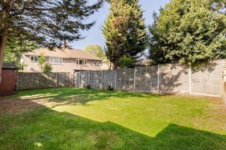Stylish 2 Bedroom House Wembley - 1