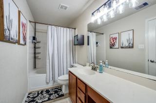 Spur Boots And Seaworld Escape - 3