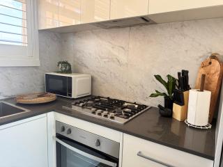 JoJo's Place! Harbour views, 2 Beds and free parking - 2