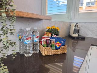 JoJo's Place! Harbour views, 2 Beds and free parking - 1