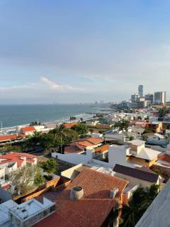 Luxury 2-Bedroom Apartment with amazing view - Infinity Pool and Rooftop in Building - 2