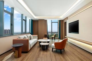 Days Hotel by Wyndham Zhengzhou Zhengdong New District - 2