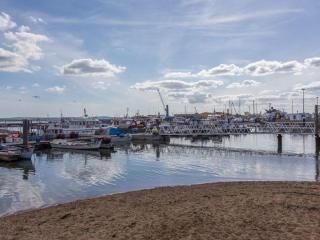 Quai Des Pecheurs - With Views from Bedroom Overlooking the Harbour - 1