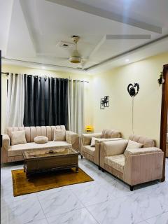 Luxury & Comfortable 1 Bed Furnished Apartment Bahria town Rawalpindi Islamabad One bedroom flat - 6