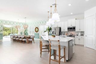 W451J - Glamorous Getaway With Themed Bedrooms at Reunion - 2