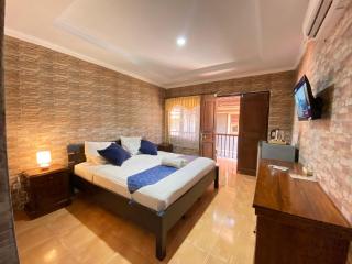 ABI Hotel3 - 1 minute to the Beach and 1 second to the Mall - 3