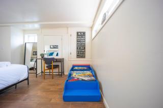 Bright 3bed basement with backyard & free parking - 6