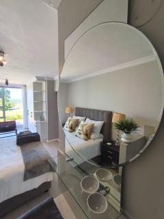 Salty Goose - 2BD APT Sea & Lagoon Views - 1