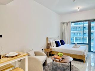 Smart City Escape Modern Studio in Oasis Tower 1 - 2