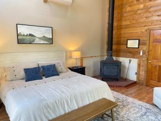 A Hikers Dream - 34 Acres Hot Tub Views Trails - 4