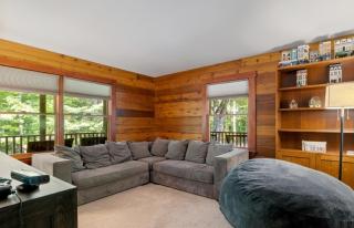 4BR Mountain retreat with Ski Base Bikes & Yard - 3