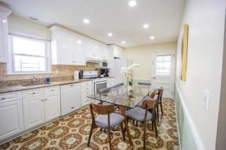 3bedroom APT with balcony & free street parking - 6