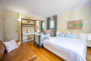 3bedroom APT with balcony & free street parking - 4