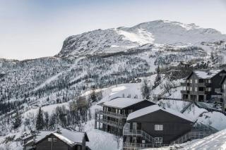 Family-Friendly Ski in-Ski out Retreat by Skarsnuten - 9