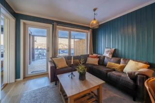 Family-Friendly Ski in-Ski out Retreat by Skarsnuten - 4