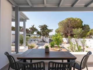 Paranthos Island Living - 7